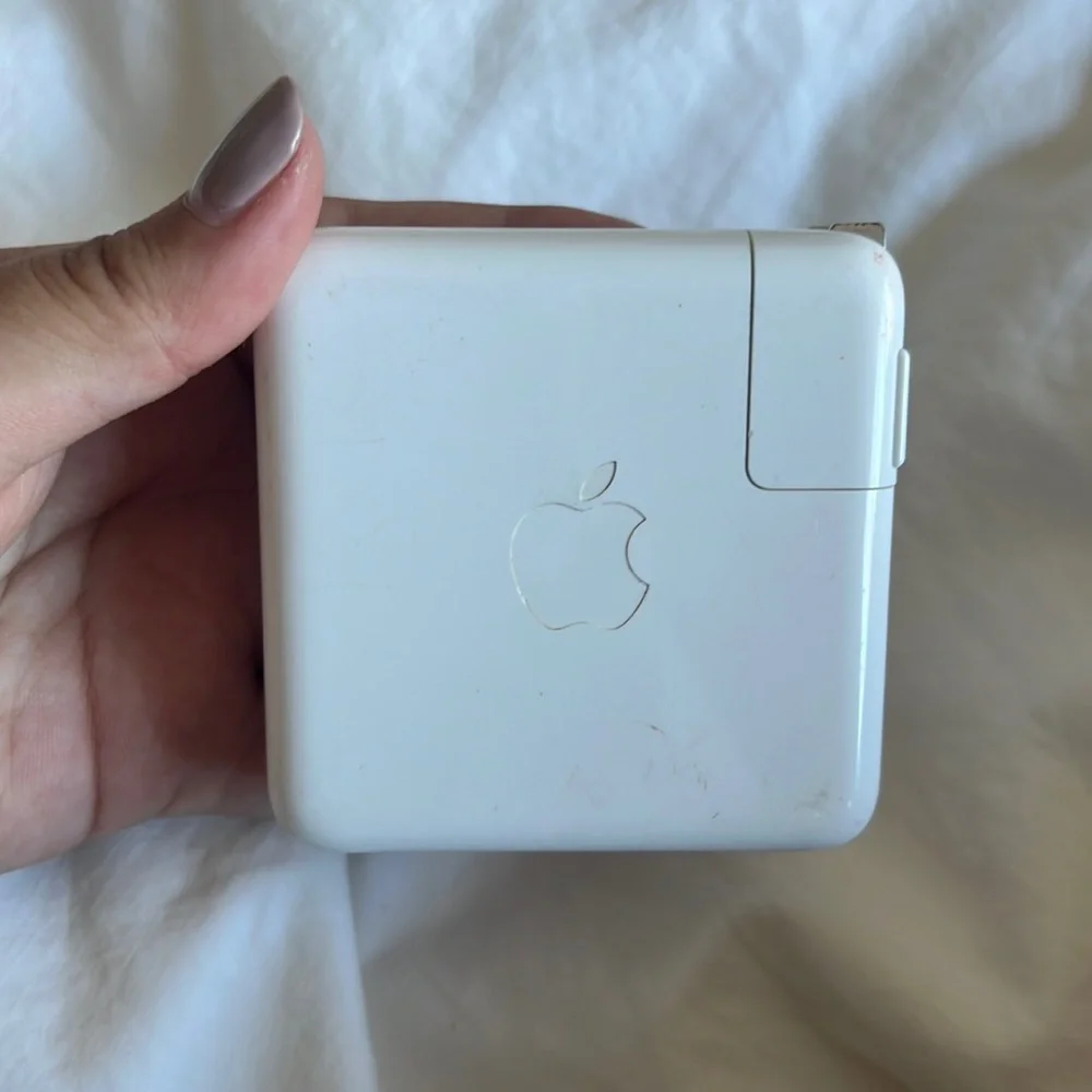 Apple USB-C Power Adapter 61W for MacBook